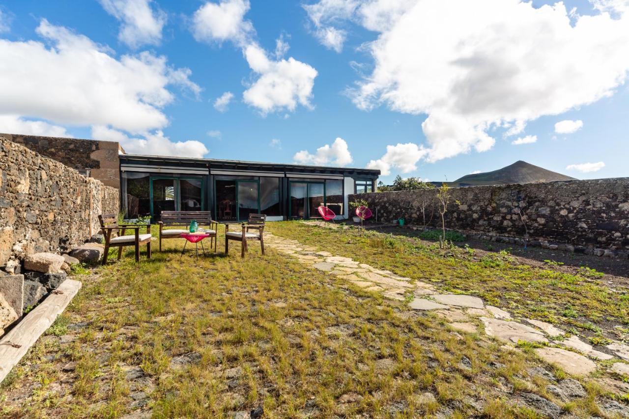Casa "Entre Vinedos" En Masdache Villa Tias Bagian luar foto