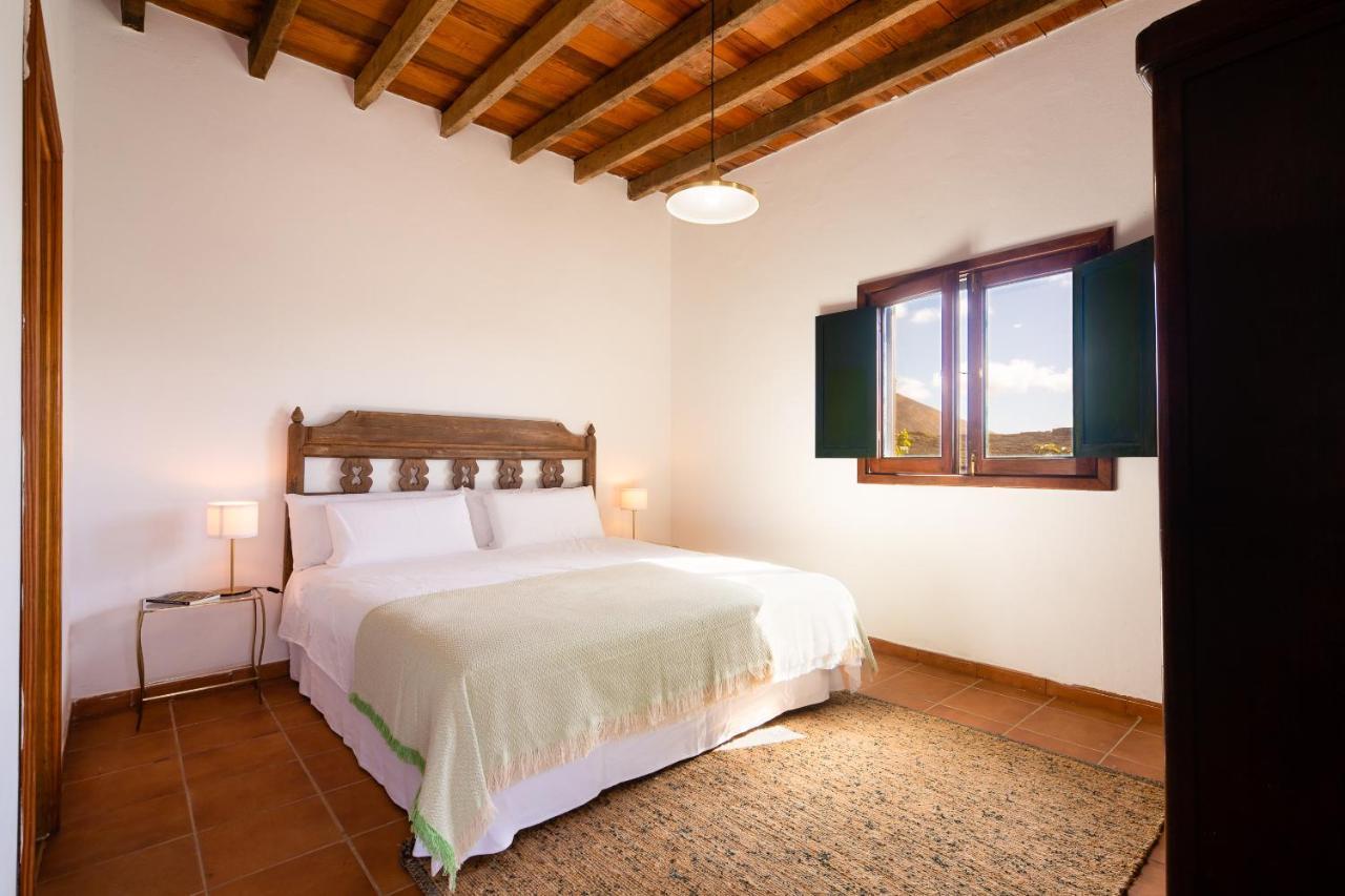 Casa "Entre Vinedos" En Masdache Villa Tias Bagian luar foto