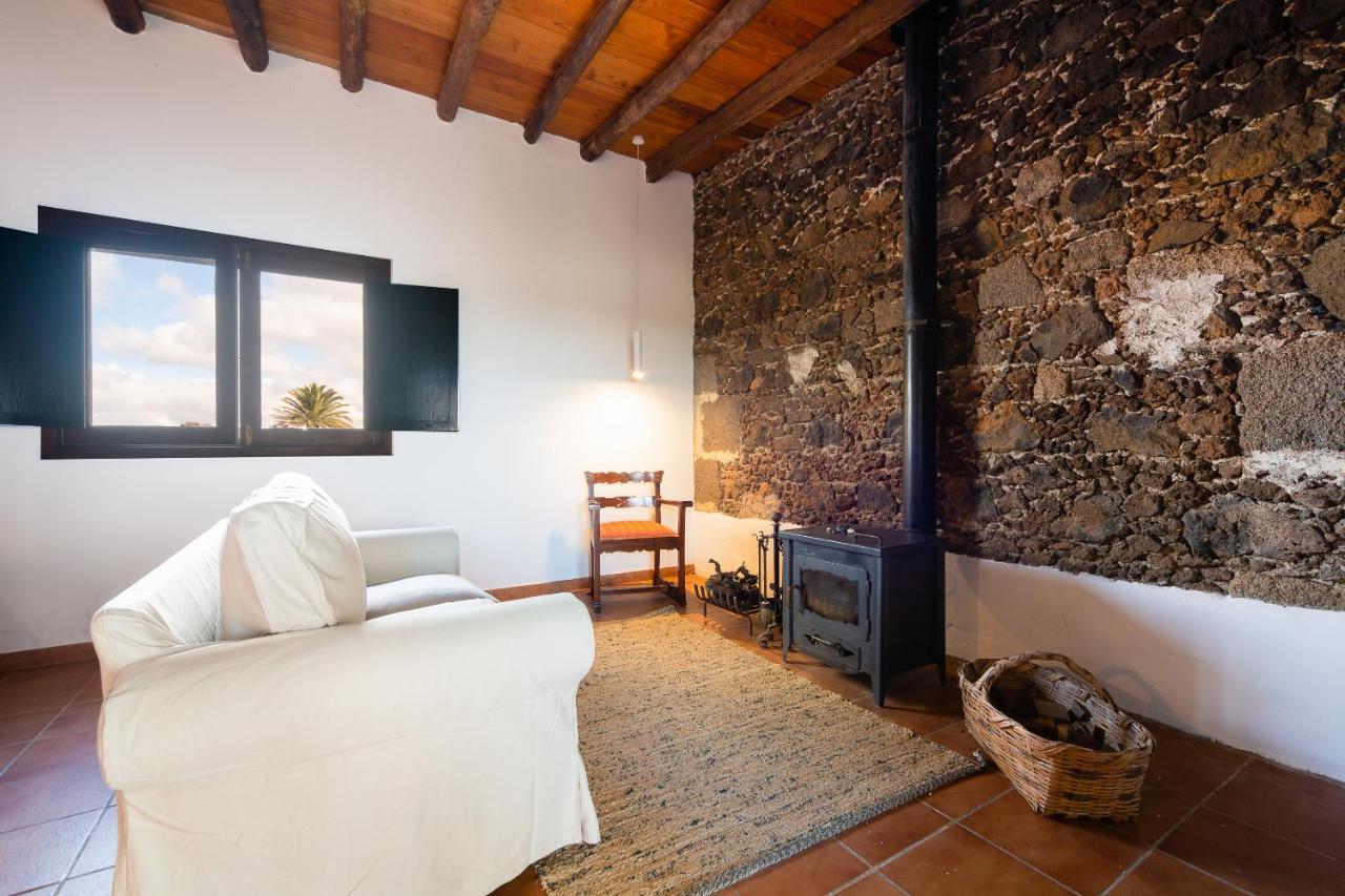 Casa "Entre Vinedos" En Masdache Villa Tias Bagian luar foto