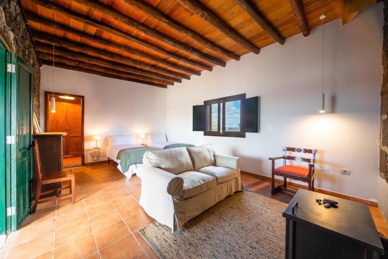 Casa "Entre Vinedos" En Masdache Villa Tias Bagian luar foto